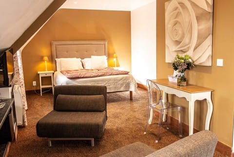 Premium Double Room, Sea View | Individually decorated, individually furnished, laptop workspace