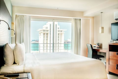 Superior Room, 1 King Bed, Ocean View | Premium bedding, minibar, in-room safe, desk