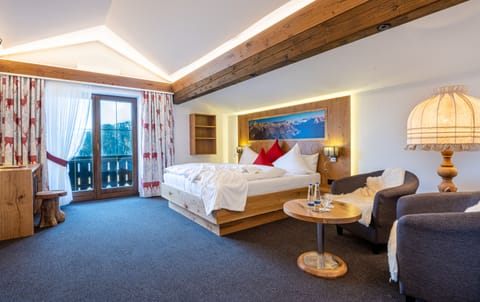 Superior Double Room with Balcony and Panorama View | Minibar, in-room safe, desk, free WiFi