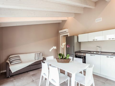 Room, Property, Furniture, Interior Design, Building, House, Floor, Table, Kitchen, Wall