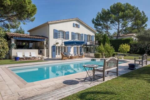 Luxurious family villa Mougins