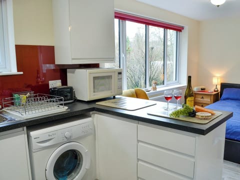 Fully equipped kitchen | Burnside, Dumfries