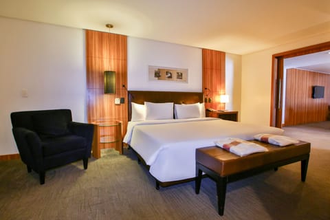 Superior Double Room | Minibar, in-room safe, individually furnished, desk