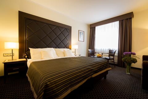 Deluxe Double or Twin Room (with extra bed) | Minibar, in-room safe, desk, blackout drapes