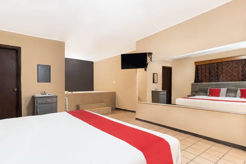 Deluxe Room (with Jacuzzi) | Desk, soundproofing, free WiFi, bed sheets