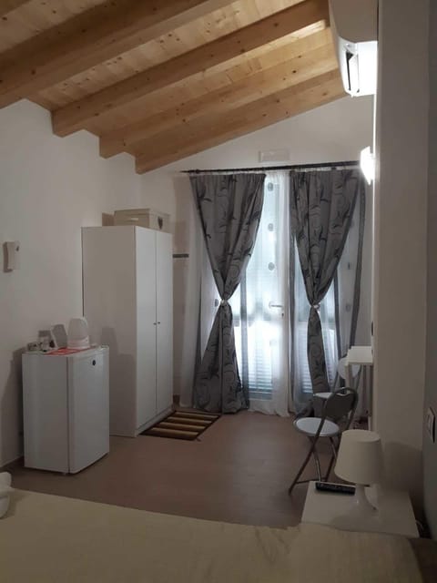 Comfort Double or Twin Room | Hypo-allergenic bedding, down comforters, Select Comfort beds, minibar