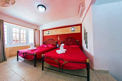 Comfort Room | Individually decorated, iron/ironing board, free WiFi, bed sheets