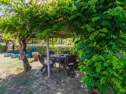 Shrub, Outdoor Furniture, Shade, Garden, Outdoor Table, Outdoor Bench, Yard, Bench, Backyard, Pergola