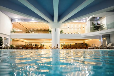 Indoor pool, outdoor pool