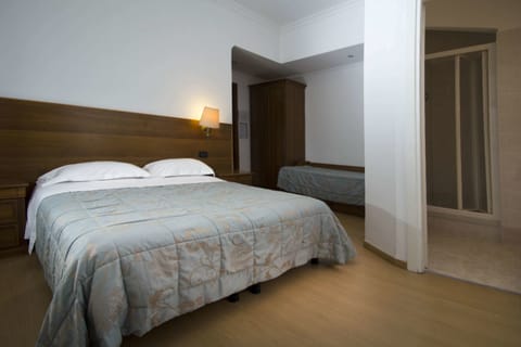 Triple Room | In-room safe, free WiFi, bed sheets