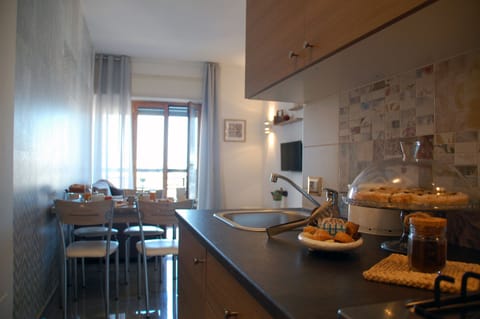 Deluxe Apartment, City View | Private kitchenette | Espresso maker