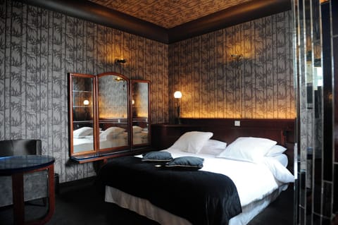 Le Standard Royale | Free WiFi, bed sheets