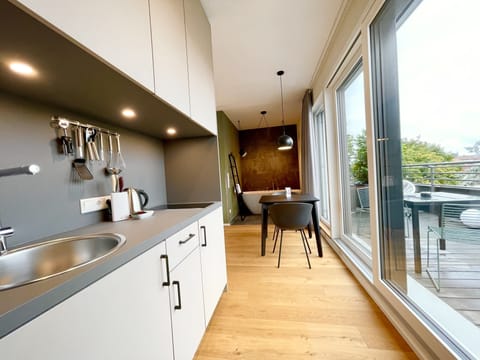 Apartment penthouse | Private kitchen | Espresso maker, coffee/tea maker