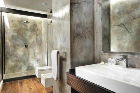 Free toiletries, hair dryer, bidet, towels