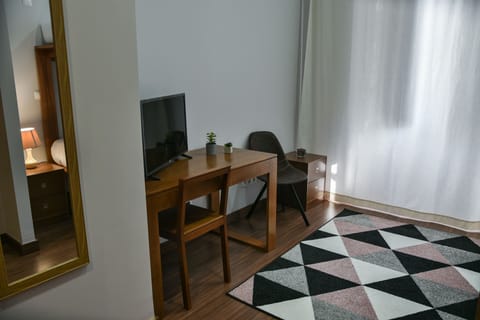 Basic Twin Room | Desk, laptop workspace, free WiFi, bed sheets