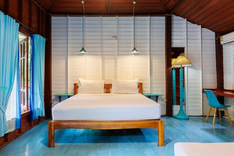 Family Pool View Bungalow | Premium bedding, Select Comfort beds, free WiFi, bed sheets