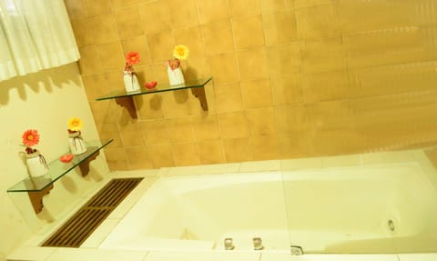 Deluxe Double Room, Hot Tub | Deep soaking bathtub