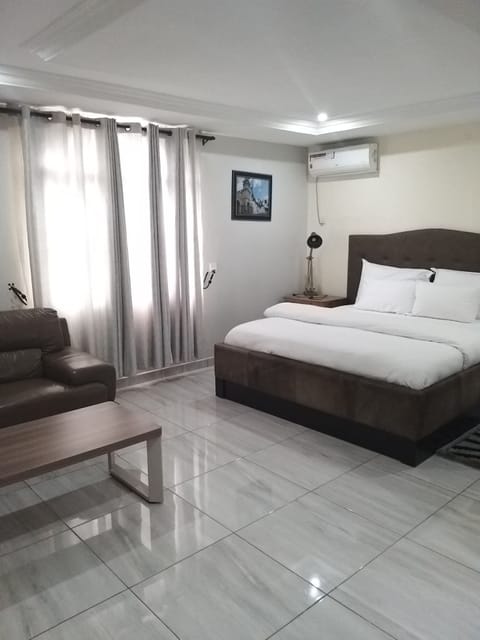 Deluxe Room (King) | Desk, free WiFi, bed sheets