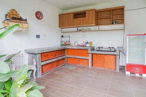 Standard Room | Private kitchen | Coffee/tea maker, electric kettle