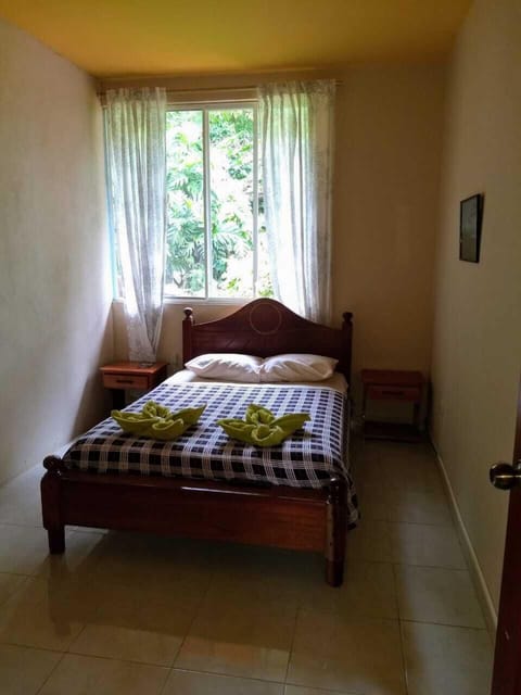 Double Room | Laptop workspace, free WiFi, bed sheets