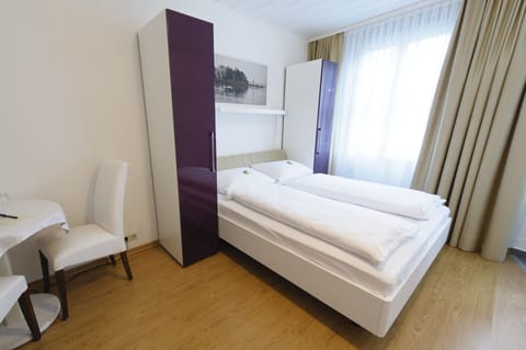 Standard Double Room (Klein) | Minibar, individually decorated, individually furnished