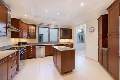 Deluxe Villa, 5 Bedrooms | Private kitchen | Fridge, microwave, oven, dishwasher