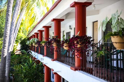 Handrails in hallways