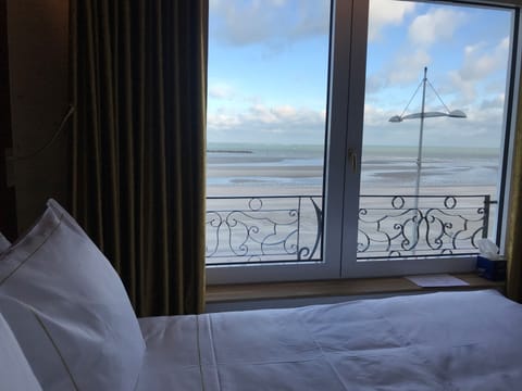 Standard Double Room, Sea View | Premium bedding, pillowtop beds, in-room safe, desk