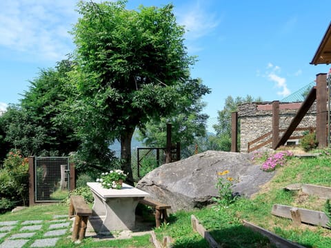 Tree, Property, Vegetation, Green, House, Garden, Wall, Residential Area, Architecture, Grass