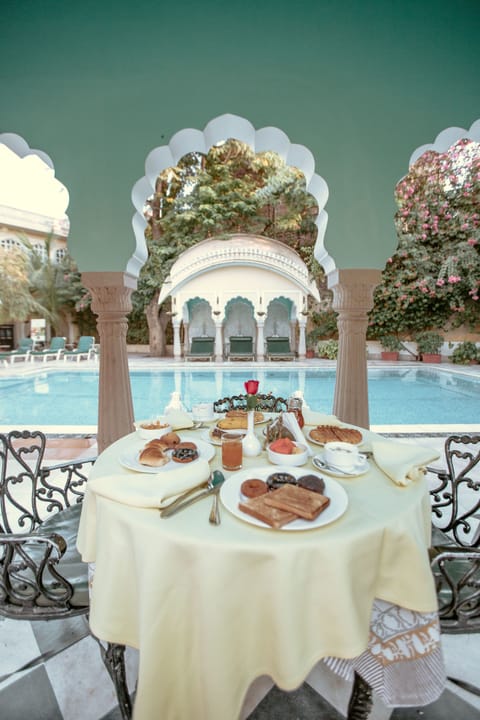 Daily buffet breakfast (INR 708 per person)