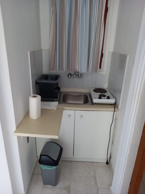 Superior Studio | Private kitchen | Fridge, stovetop, espresso maker, coffee/tea maker