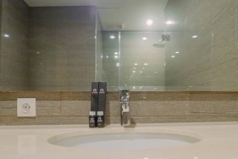 Room | Bathroom | Shower, towels