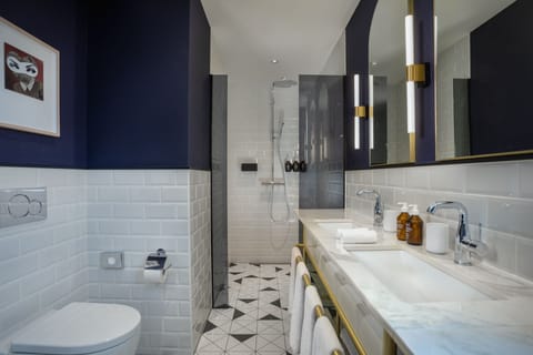 Junior Suite, 1 Bedroom, Terrace | Bathroom | Designer toiletries, hair dryer, bathrobes, slippers