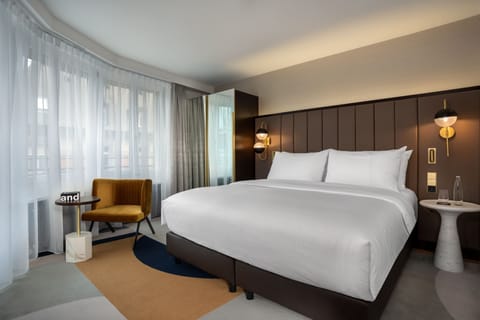 Suite, 1 Bedroom, Balcony, Corner | Premium bedding, minibar, in-room safe, desk