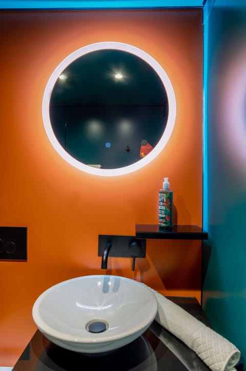 Shower, rainfall showerhead, eco-friendly toiletries, hair dryer