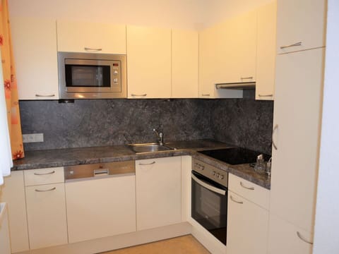 Brown, Cabinetry, Countertop, Kitchen Sink, Sink, Tap, Property, Kitchen Appliance, Kitchen Stove, Kitchen