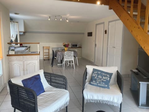 Furniture, Interior Design, Flooring, Floor, Wood, Chair, Ceiling, Room, Lighting, Table