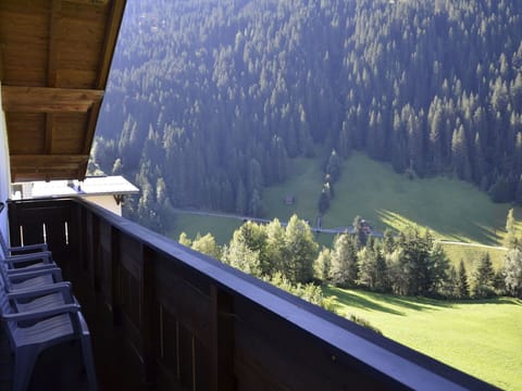 Plant, Water, Mountain, Building, Slope, Tree, Wood, Mountainous Landforms, Mountain Range, Landscape