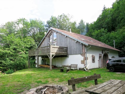 House, Property, Cottage, Building, Home, Roof, Rural Area, Shack, Hut, Grass