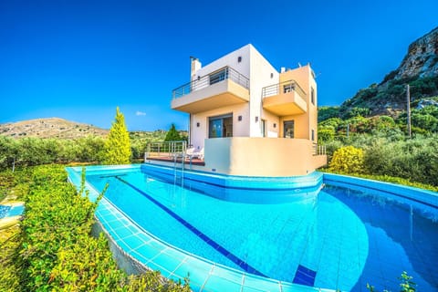 Villa Sirocco, with private pool, surrounded by rich nature.