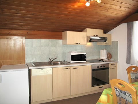 Room, Property, Cabinetry, Kitchen, Furniture, Countertop, Building, Interior Design, House, Plywood