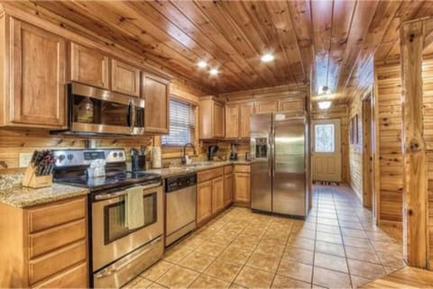 Fully stocked kitchen makes it easy to cook and entertain