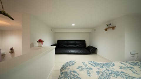 Designer's Apartment - Pet Friendly (Additional Fee) | 2 bedrooms, laptop workspace, iron/ironing board, free WiFi