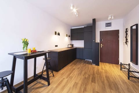 Modern, fully equipped kitchenette. 