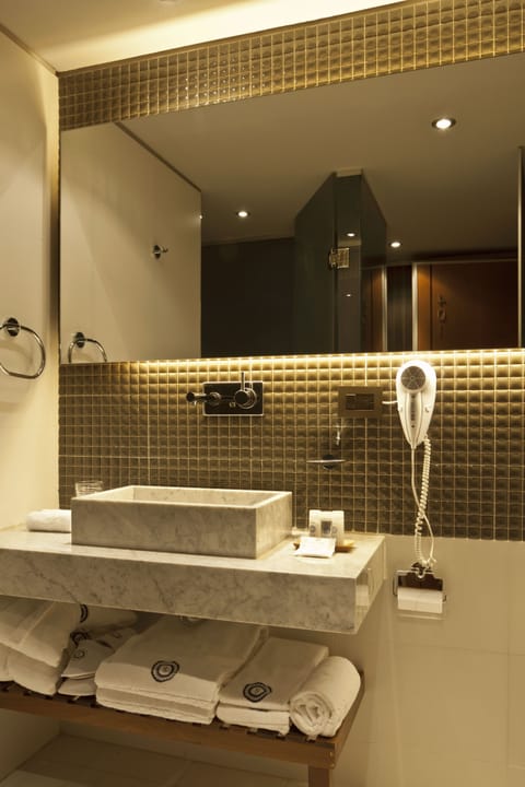 Superior Room | Bathroom sink