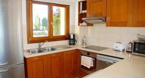 Villa, 3 Bedrooms, Private Pool | Private kitchen | Full-size fridge, microwave, oven, stovetop