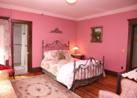 The Rose Room (2nd floor) | Individually decorated, iron/ironing board, rollaway beds, free WiFi