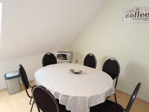 Table, Furniture, Building, Chair, Floor, Flooring, Kitchen & Dining Room Table, Wood, House, Tablecloth