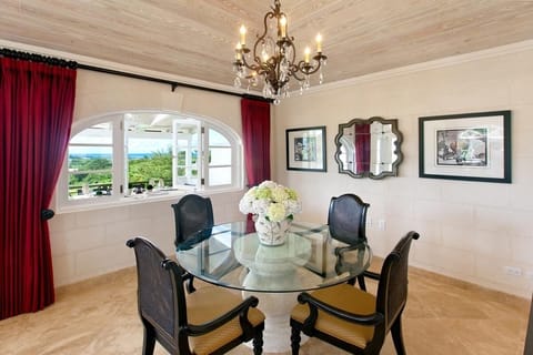 Villa, 3 Bedrooms | Dining