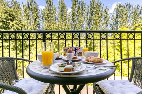 alfresco dining on the balcony a great place for breakfast. 